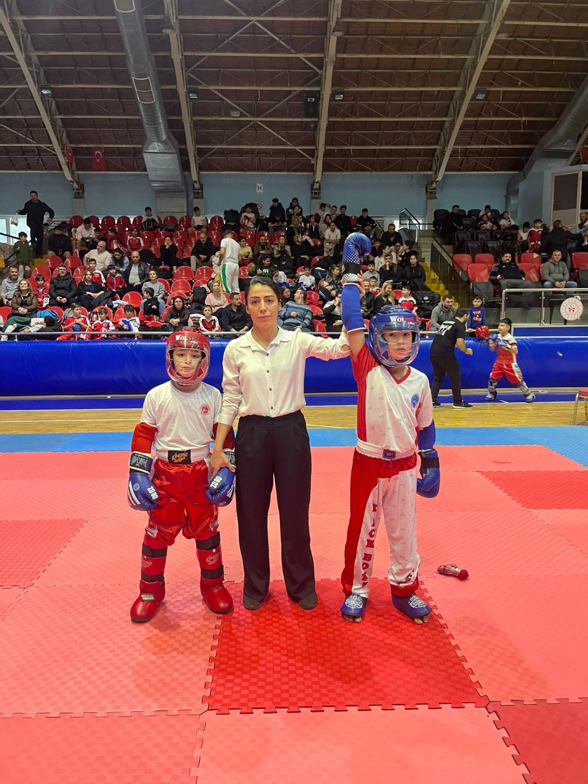 Manisa’da İller Arası Kick Boks Şöleni