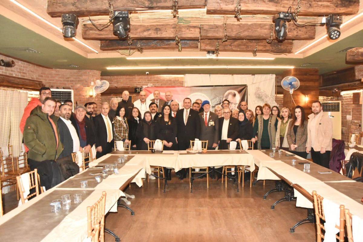 Manisa Dostlar Meclisi’nde şehit aileleriyle buluşma