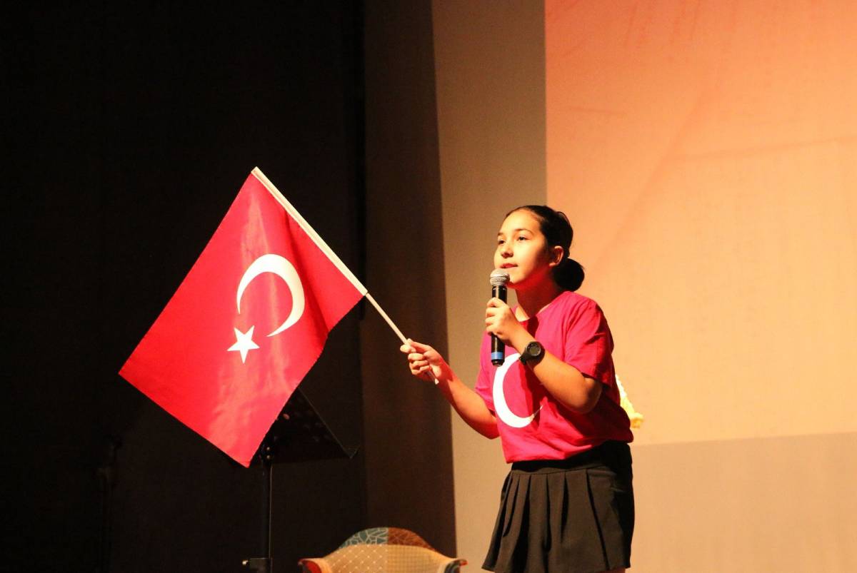 Saruhanlı’da “Bir Dize Bir Ezgi” Şiir ve Türkü Buluşması