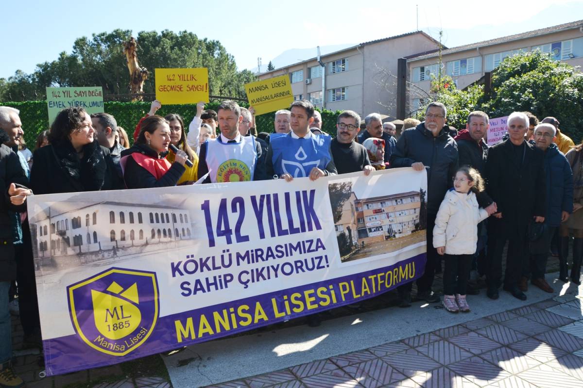 142 Yıllık Manisa Lisesi İçin “Mirasımıza Sahip Çıkıyoruz” Eylemi