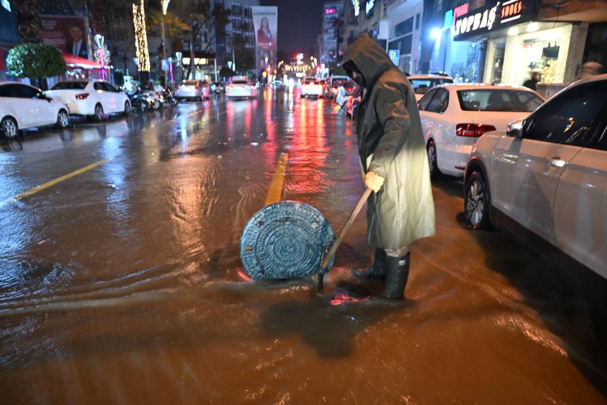 Büyükşehir kendi asfaltını yollarda kullanmaya başladı