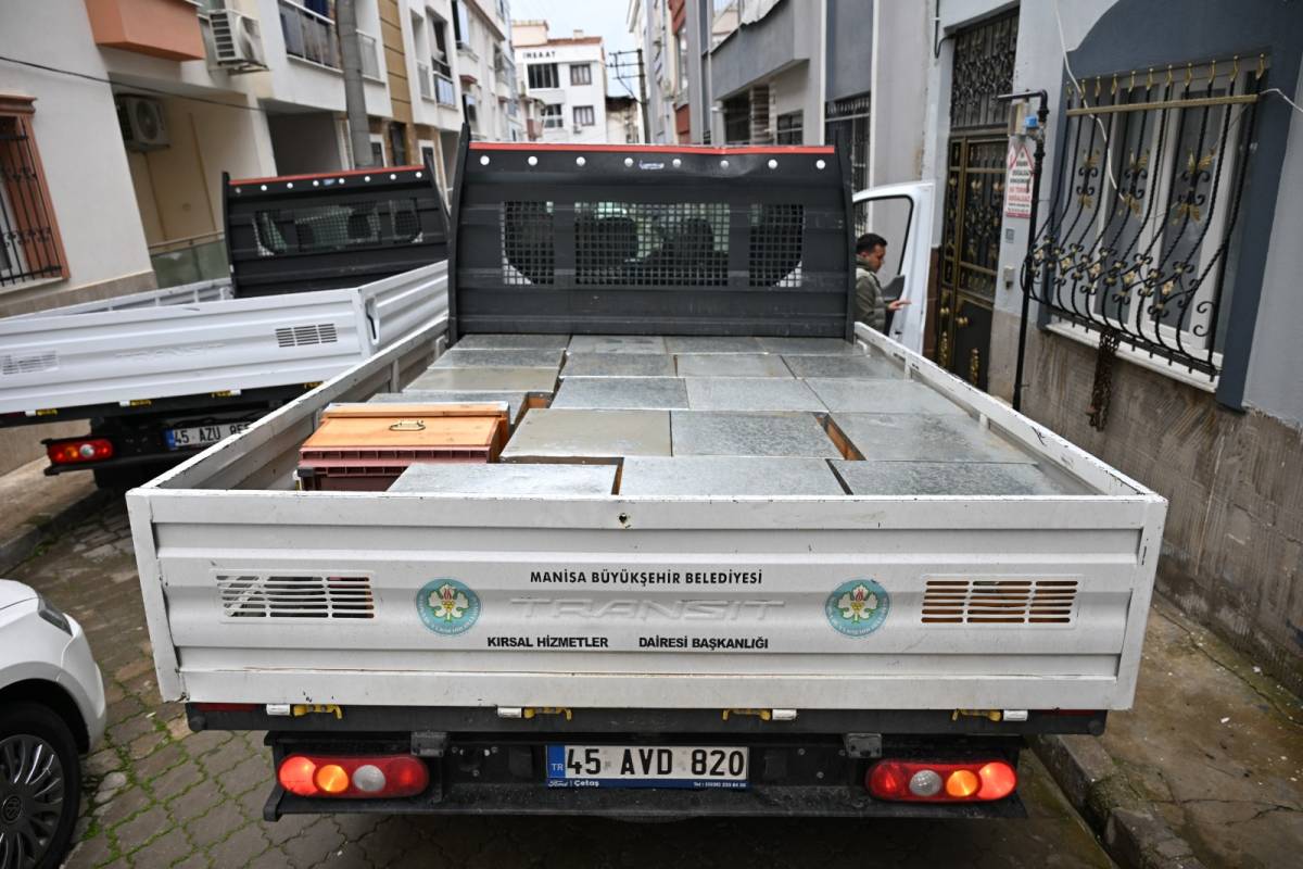 Sel Mağduru Arıcıya 20 Kovan Desteği