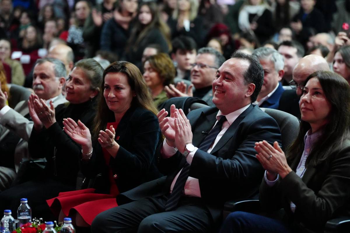 Büyükşehir’in Gençlik Senfoni Orkestrası İlk Konserinde Devleşti