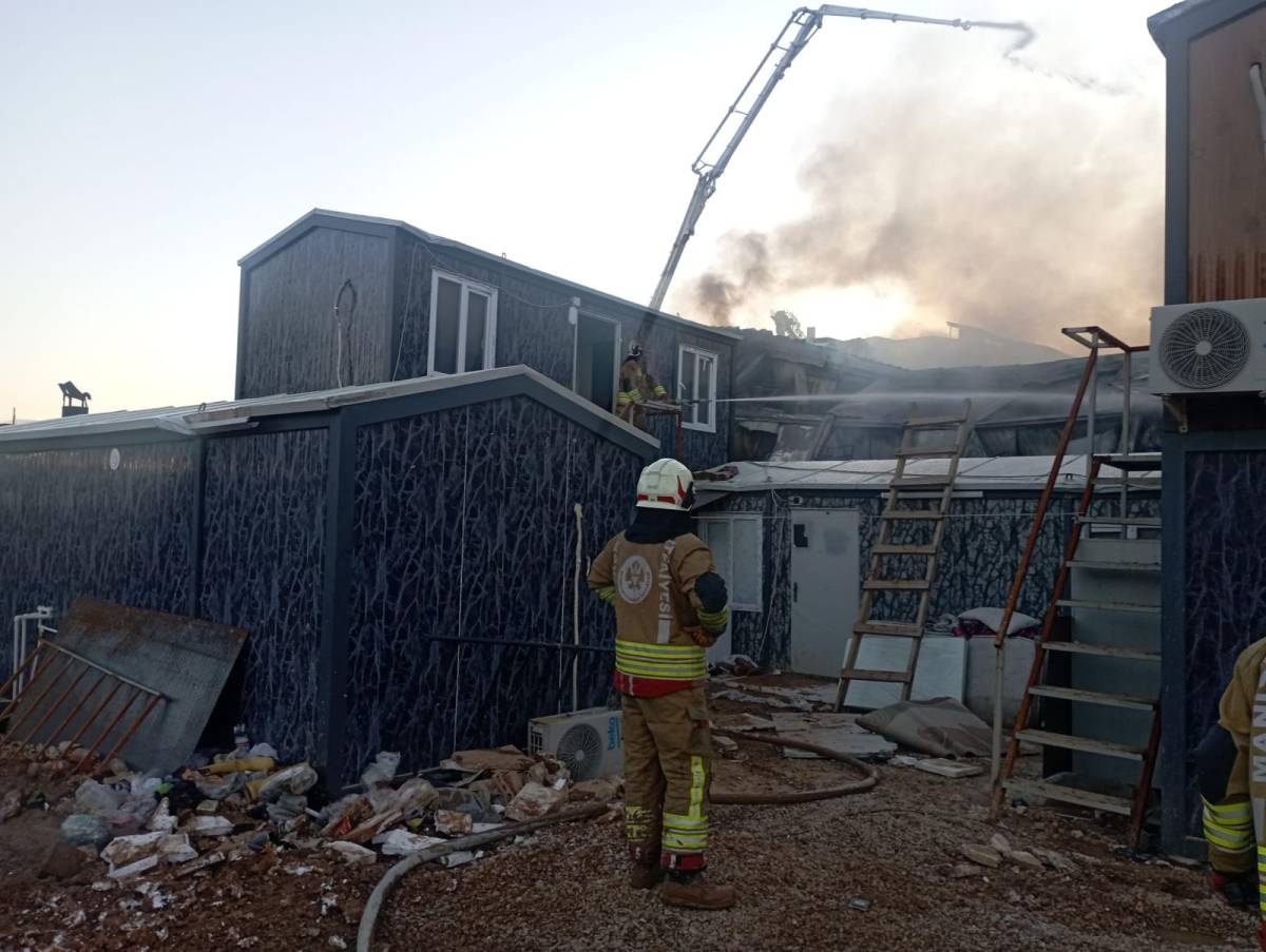 Sancaklıbozköy’de İşçi Konteynerinde Yangın