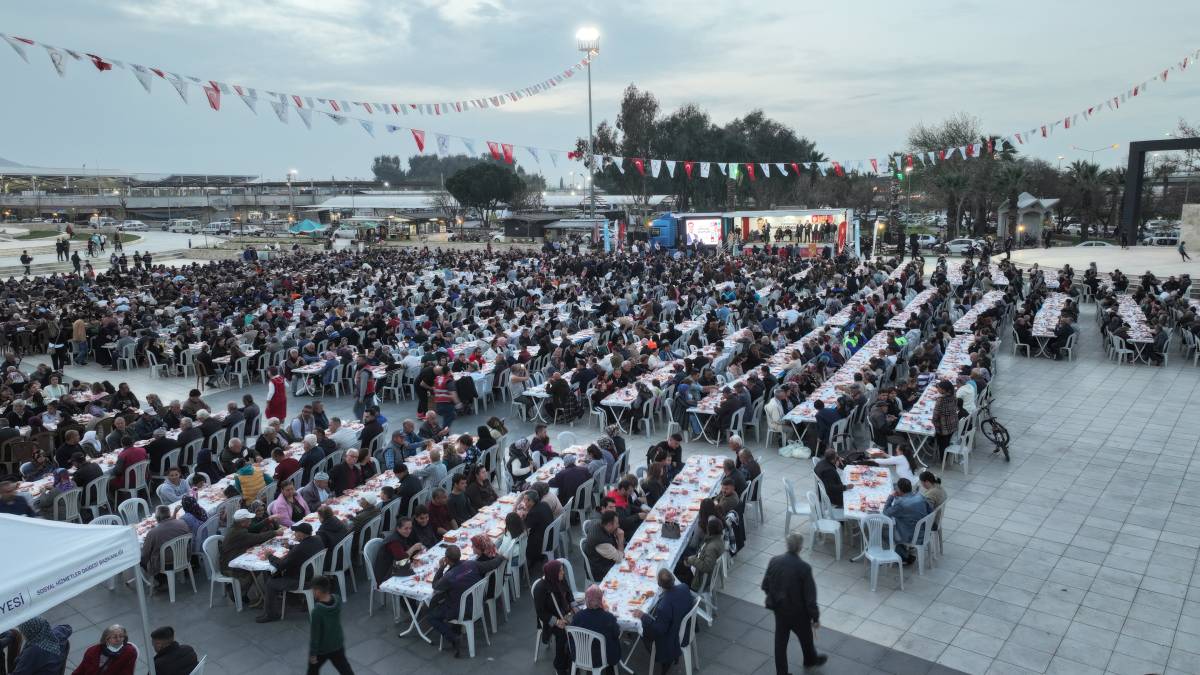 Manisa’da 160 Bin Kişilik Ramazan Sofrası