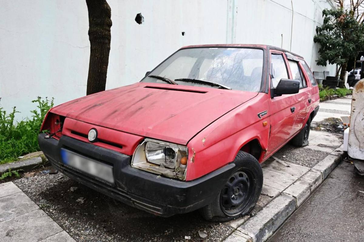 Manisa Büyükşehir Sahipsiz ve Hurda Araçları Kaldırıyor