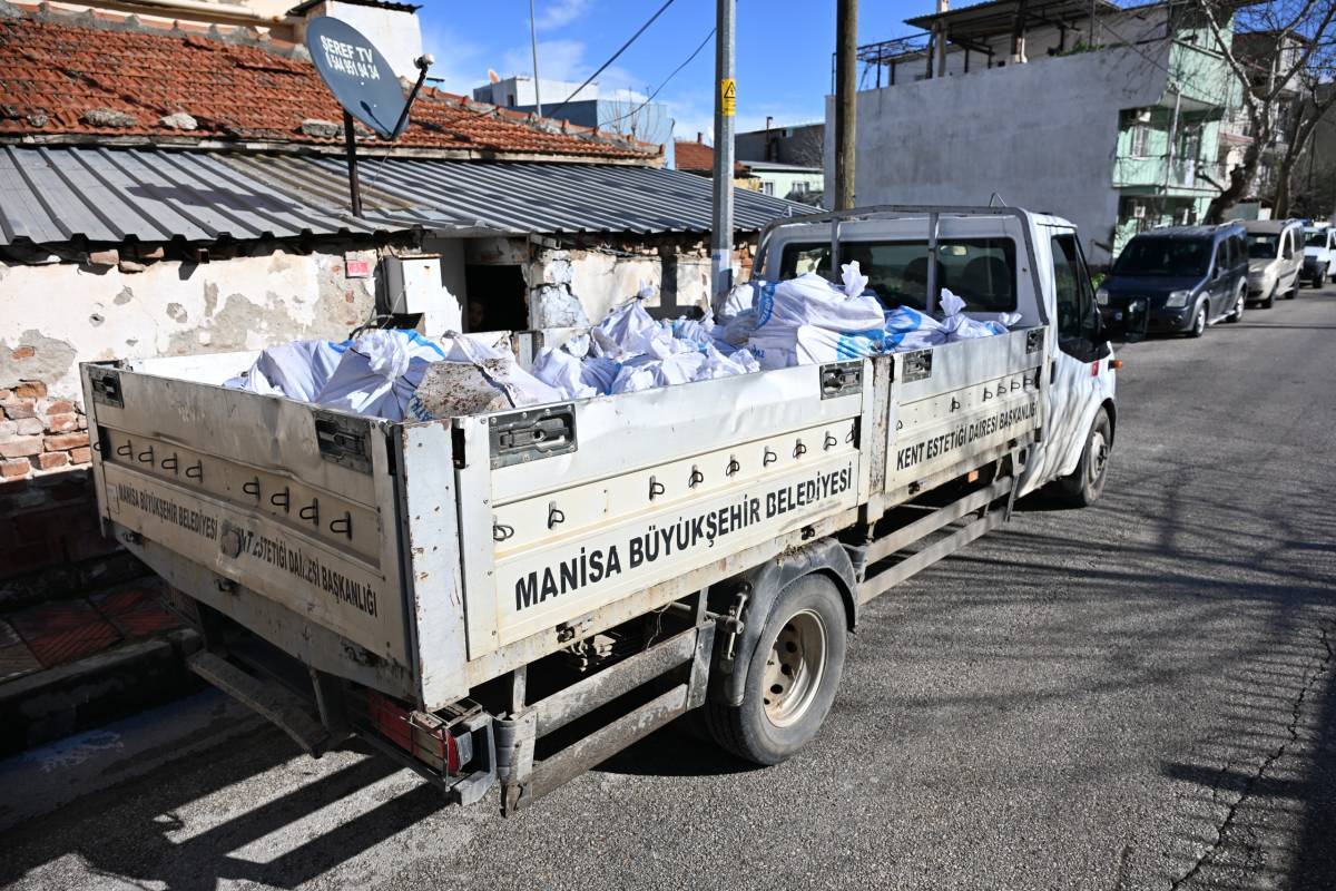 Manisa Büyükşehir’den ihtiyaç sahiplerine yakacak desteği