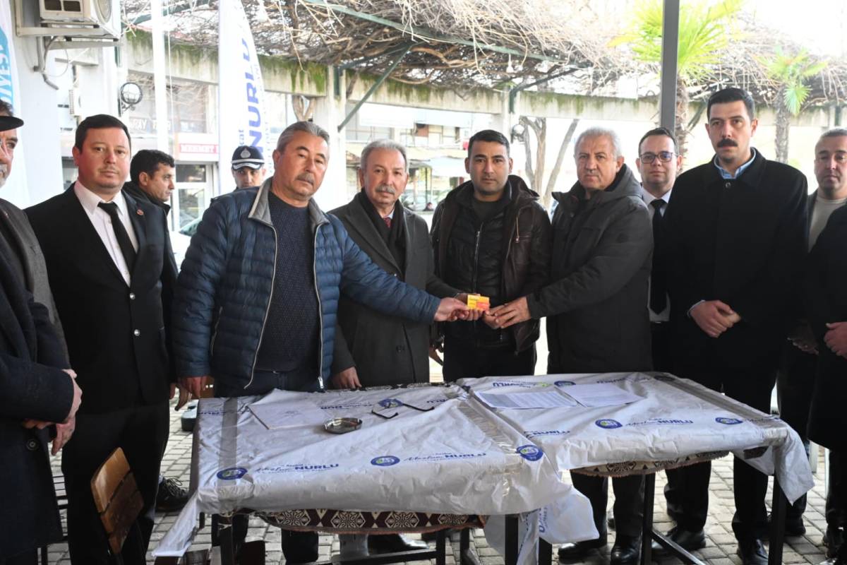 Muhtarlara yakıt desteği kartları teslim edildi