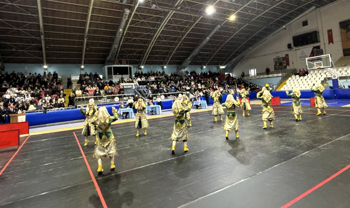 Manisa’da halk oyunları il birincileri belli oldu