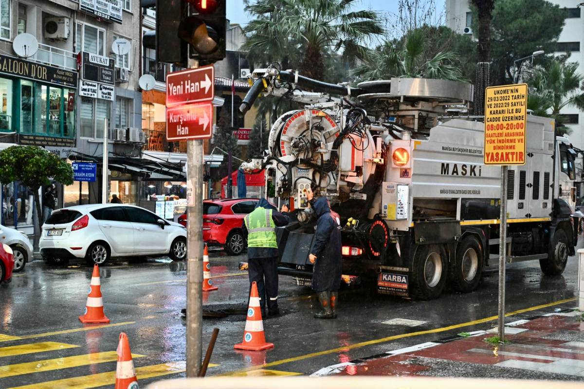Manisa’da Sağanak Seferberliği: Bin Personel Sahaya İndi