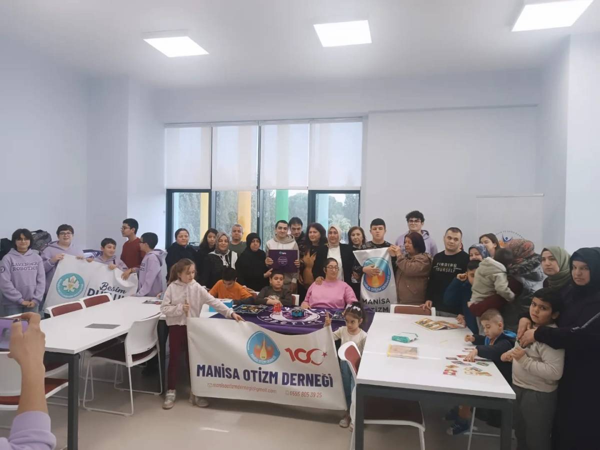 Otizmli Bireyler Robotik ve Tarihle Buluştu