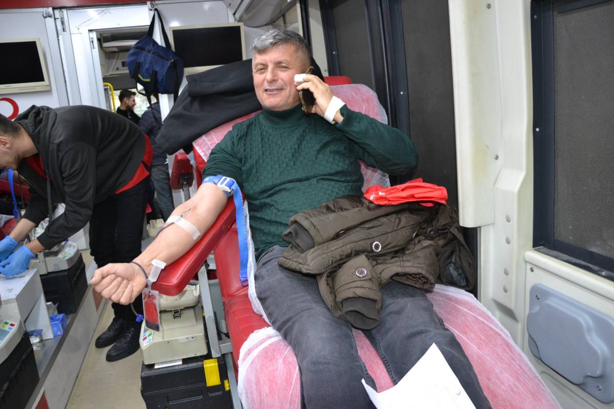 Manisa’da esnaf odalarından ortak kan bağışı kampanyası