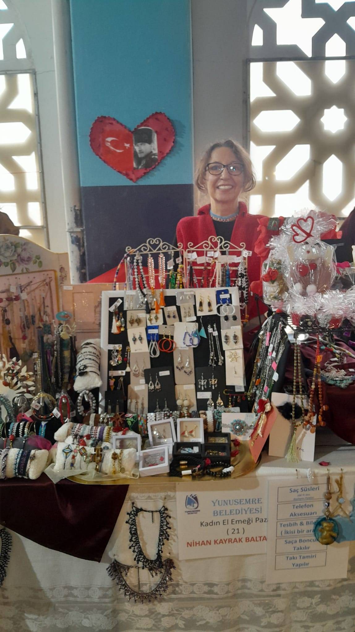 Yunusemre’de Üretici Kadınlar Pazarı Yoğun İlgi Gördü