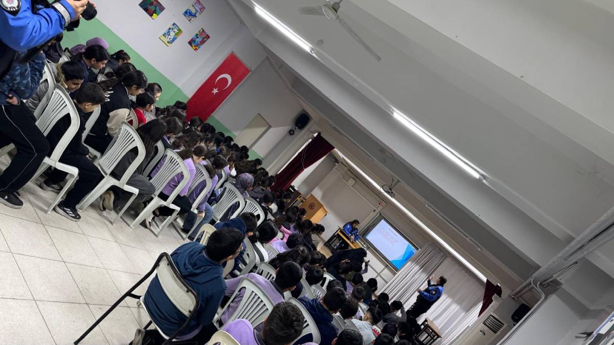 Hafsa Sultan Ortaokulu’nda sosyal medya farkındalığı