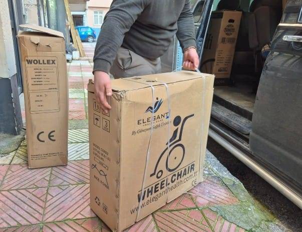 Manisa'da Engelli Bireylere Tekerlekli Sandalye Desteği