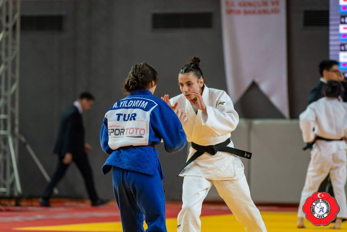 Başlık: Yunusemreli Judoculardan Trabzon'da Çifte Madalya