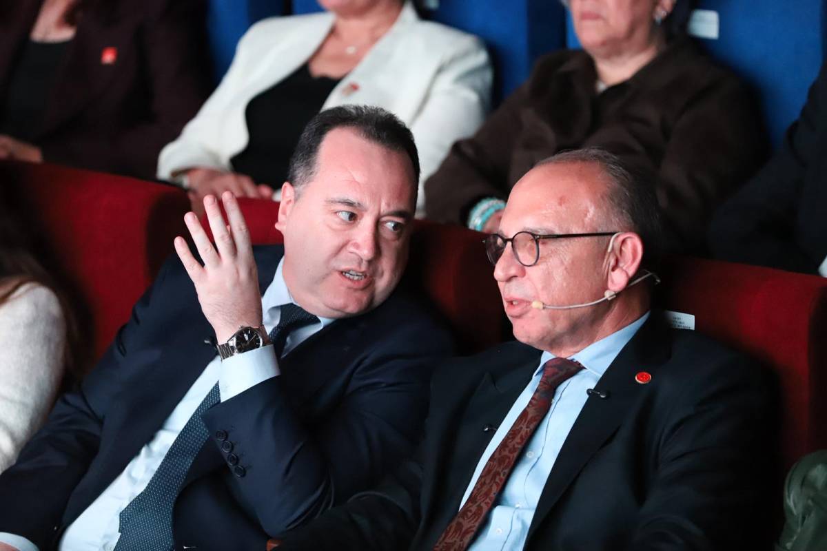 Turgut ve Lulu Turgutlu’da sahneye çıktı