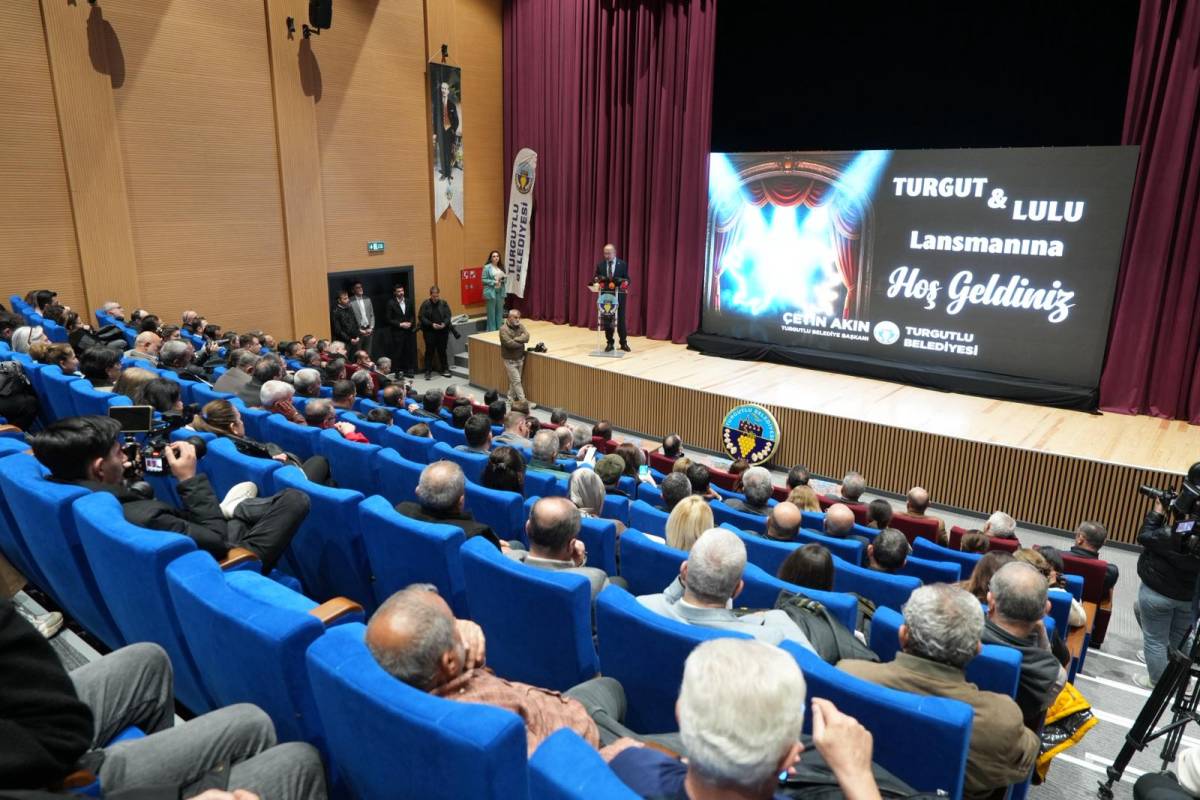 Turgut ve Lulu Turgutlu’da sahneye çıktı