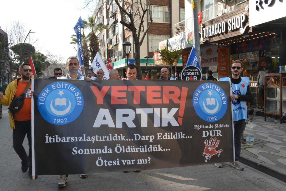 Akhisar’da Eğitimde Şiddete Karşı Siyah Yürüyüş ve Tepki