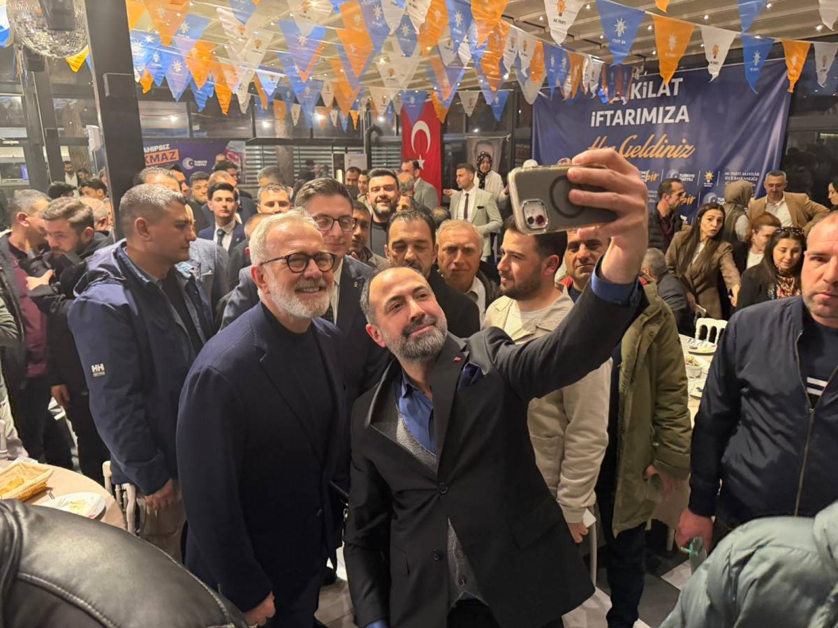 Bahadır Yenişehirlioğlu Akhisar’da Teşkilat ve Halkla Buluştu