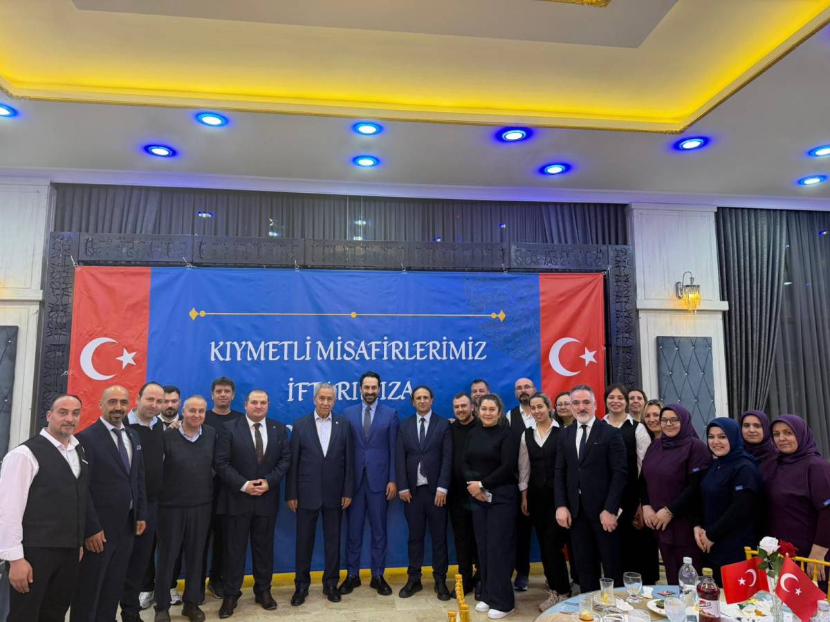 Arınç Ailesi Manisa’nın Tüm Renklerini Aynı Sofrada Buluşturdu