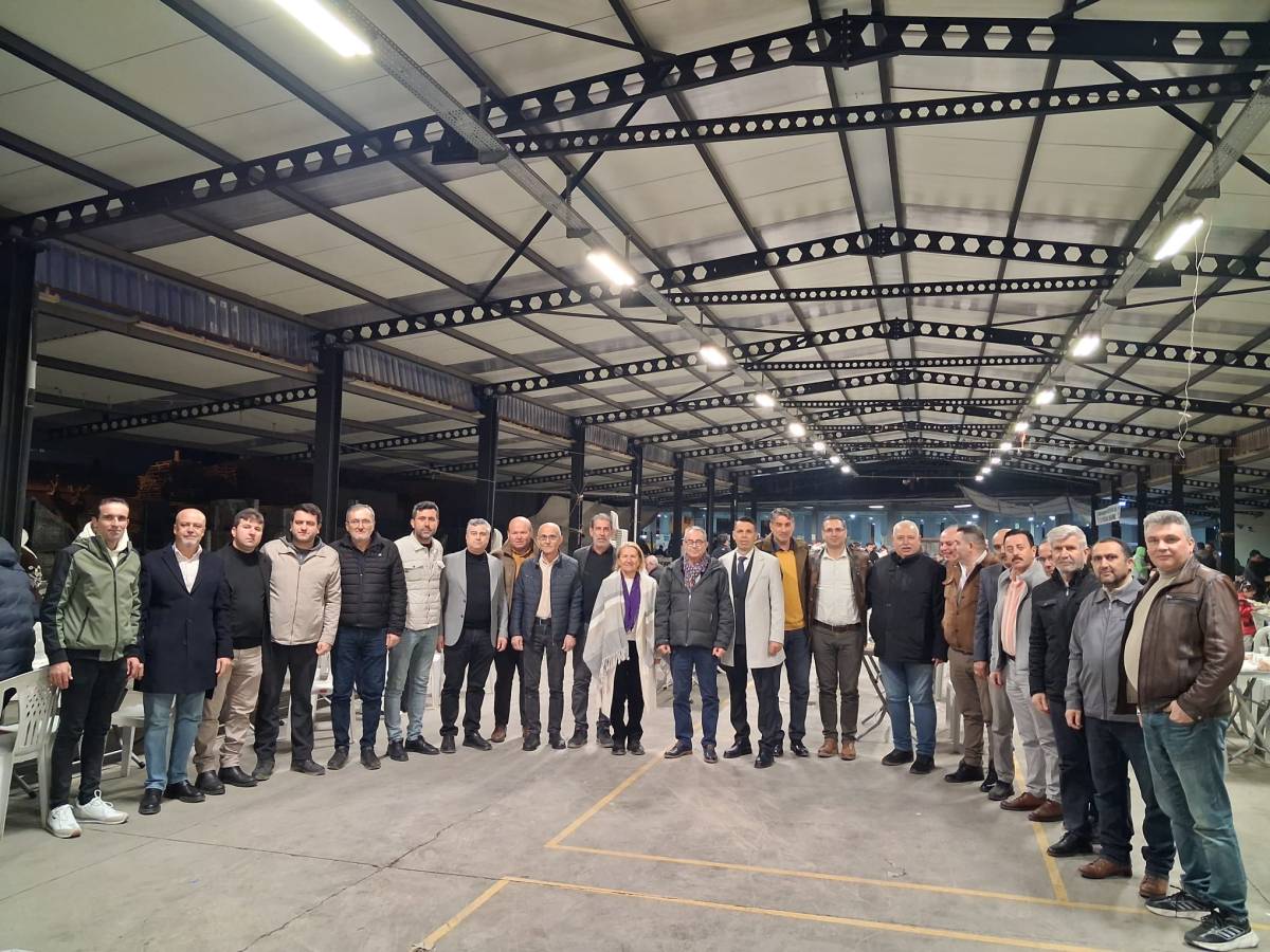 Akhisar Mobilyacı Esnafından Dev İftar: Birlik Mesajı Verildi