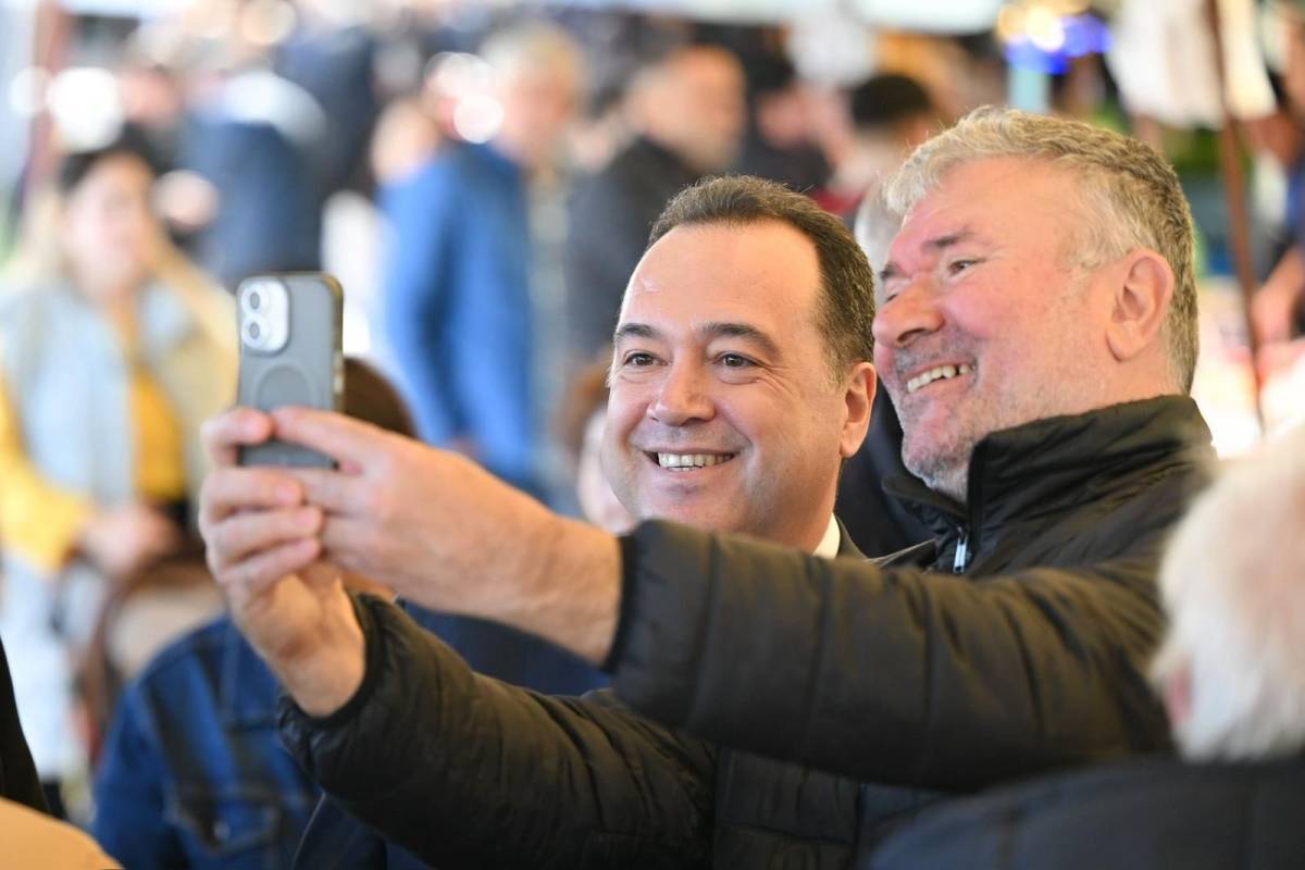 Başkan Dutlulu’dan 8 Mart’a Çiçekli Kutlama