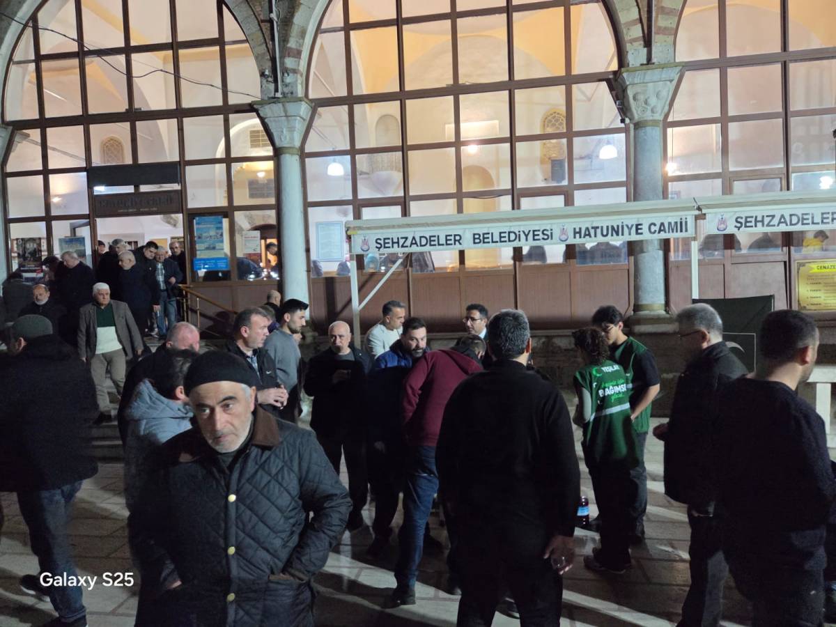 Manisa’da Teravih Öncesi Yeşilay’dan Farkındalık Etkinliği