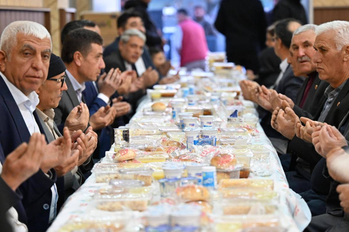 Büyükşehir, Ramazan Bereketini Köprübaşı’na Taşıdı