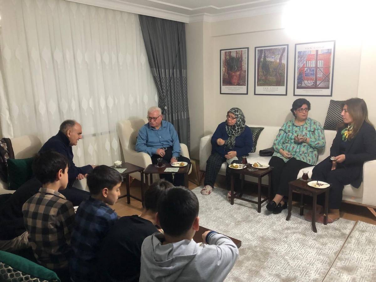 Vahdettin Özkan ve Eşi Ruhan Özkan, Şehit Ailesi ve Çocuklarla Aynı Sofrada Buluştu