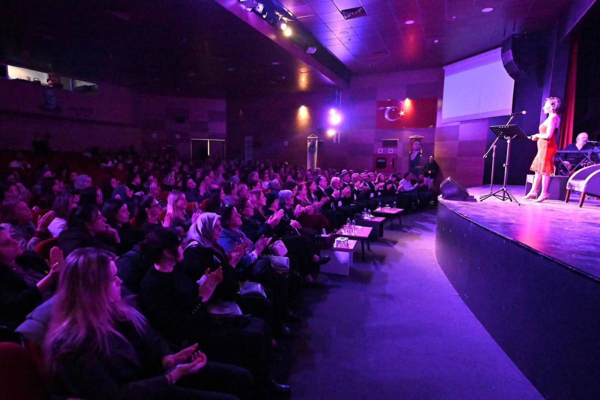 Manisa’da 8 Mart’ta Kadınların Gücü Sanat ve Yürüyüşle Anlatıldı