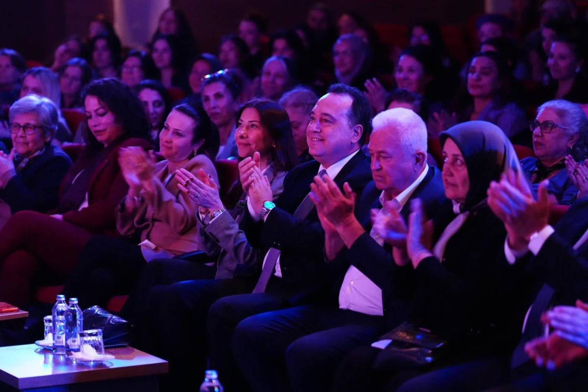 Manisa’da 8 Mart’ta Kadınların Gücü Sanat ve Yürüyüşle Anlatıldı