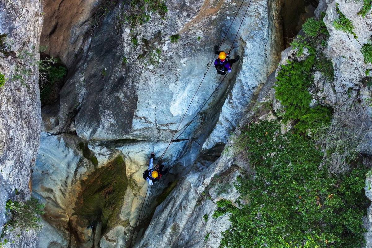 Kadın Sporcular 8 Mart’ta Gelin Uçtu Kanyonu’nu Geçti