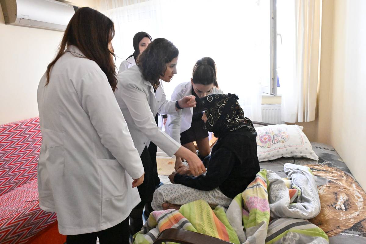 Manisa Büyükşehir Belediyesi’nden 65 Yaş Üstüne Kapsamlı Evde Bakım Desteği