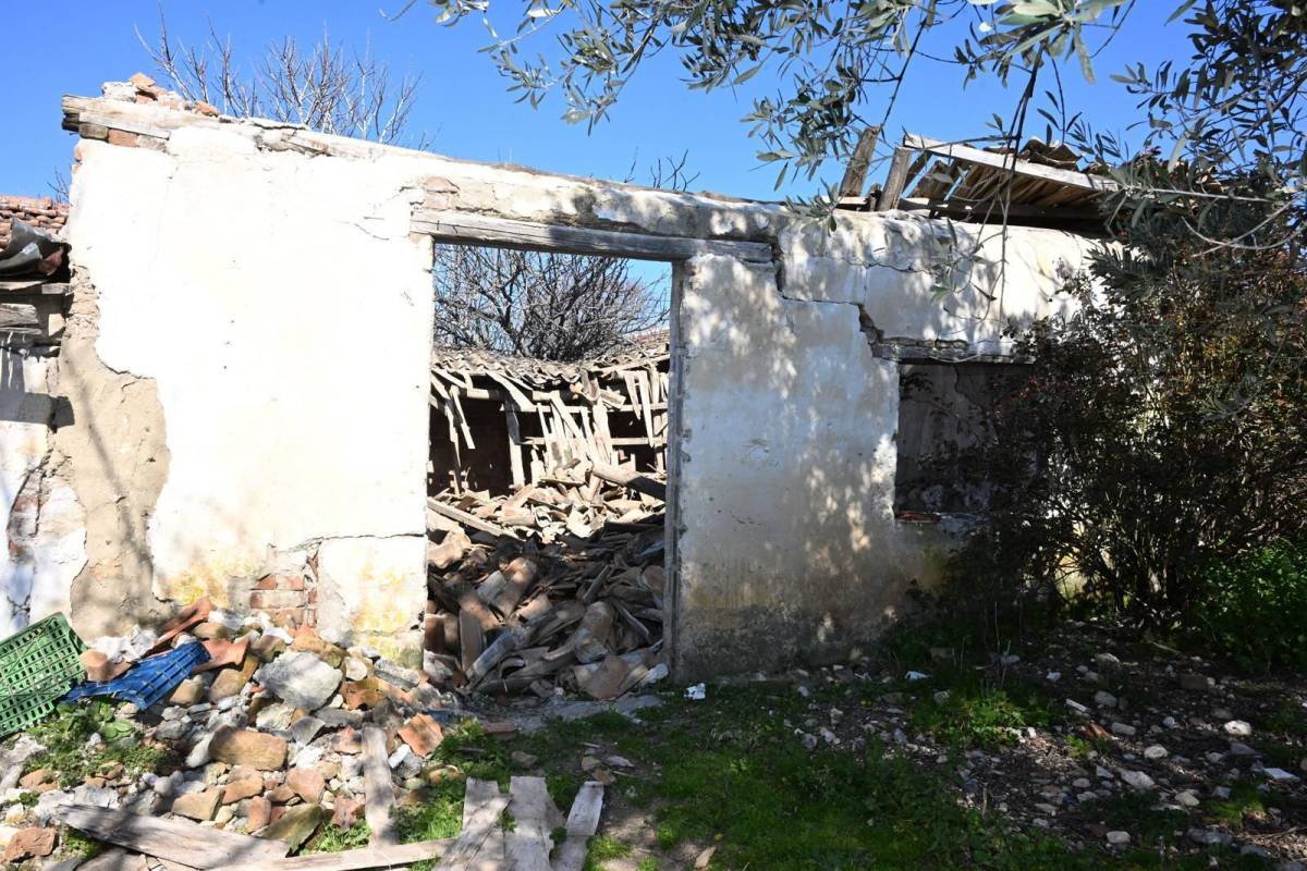 Manisa Büyükşehir'den Mağdur Aileye Güvenli Yuva Desteği