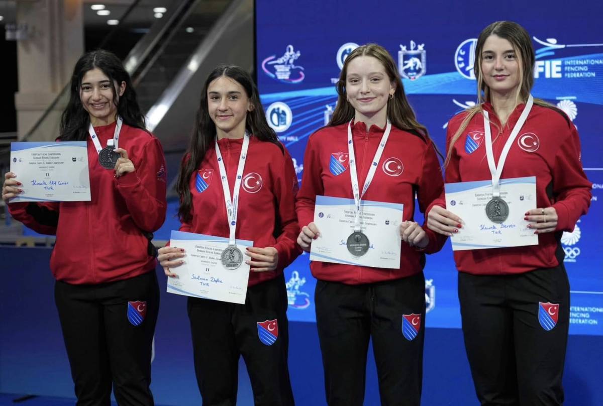 Manisalı Berra Kürek Eskrimde Avrupa İkincisi Oldu