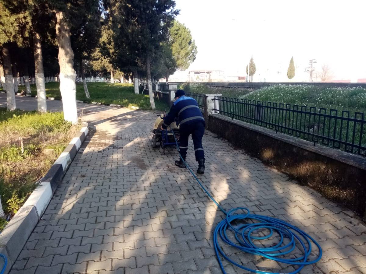 Manisa’da Mezarlıklar Bayrama Hazırlanıyor