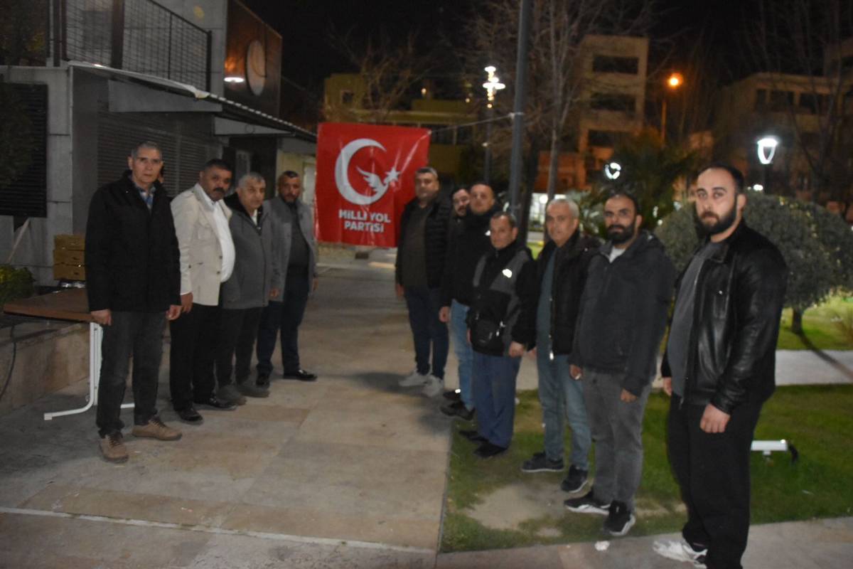 Milli Yol Partisi Manisa’da Kadir Gecesi Helva Dağıttı