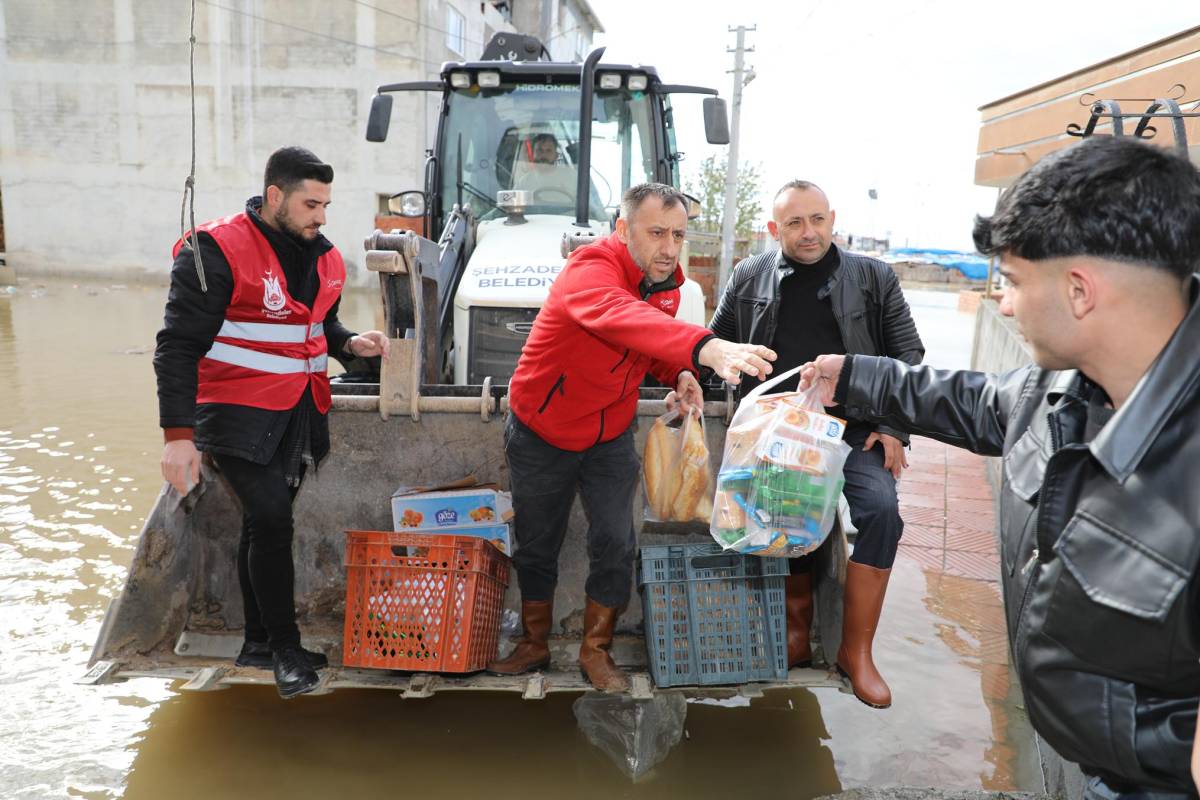 Şehzadeler’den mahsur kalanlara yardım