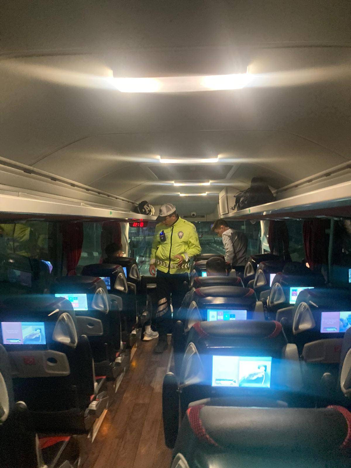 Manisa’da Otobüslere Emniyet Kemeri Denetimi: 5 Binden Fazla Yolcu Bilgilendirildi