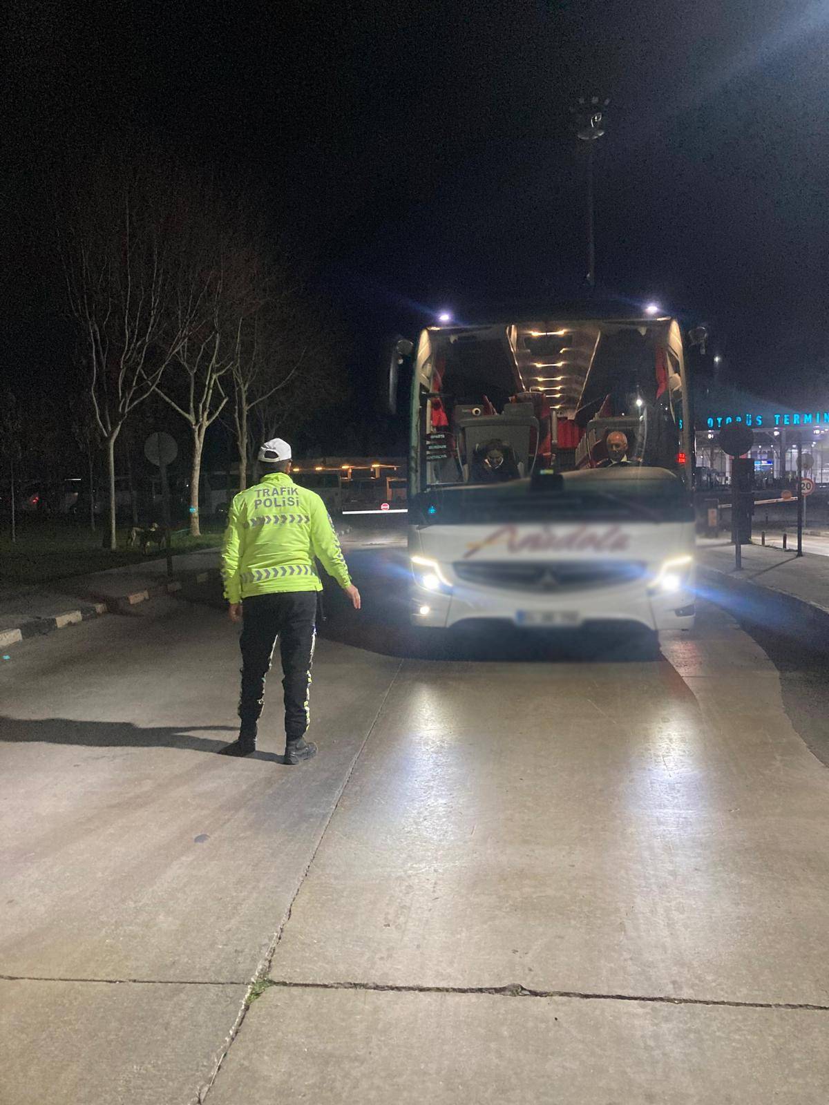 Manisa’da Otobüslere Emniyet Kemeri Denetimi: 5 Binden Fazla Yolcu Bilgilendirildi
