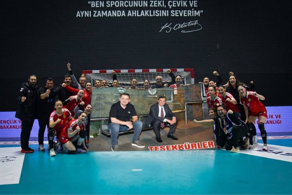 Manisa BBSK Hentbol Süper Lig’e Yükseldi