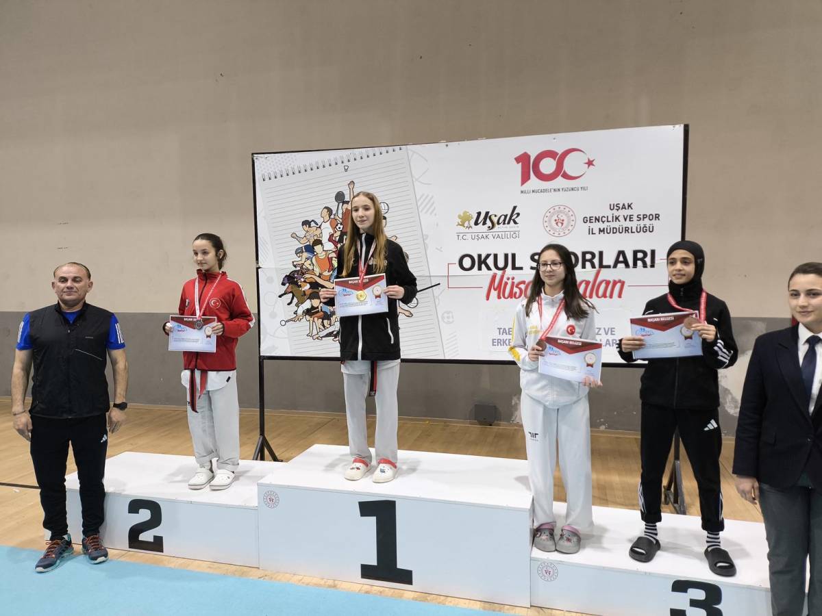 Meyra Ak Uşak’ta Altın Madalya Alarak Şampiyon Oldu