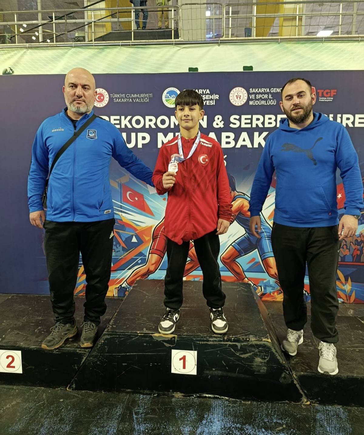 Yunusemreli Güreşçiler Sakarya’da Zirveye Yükseldi