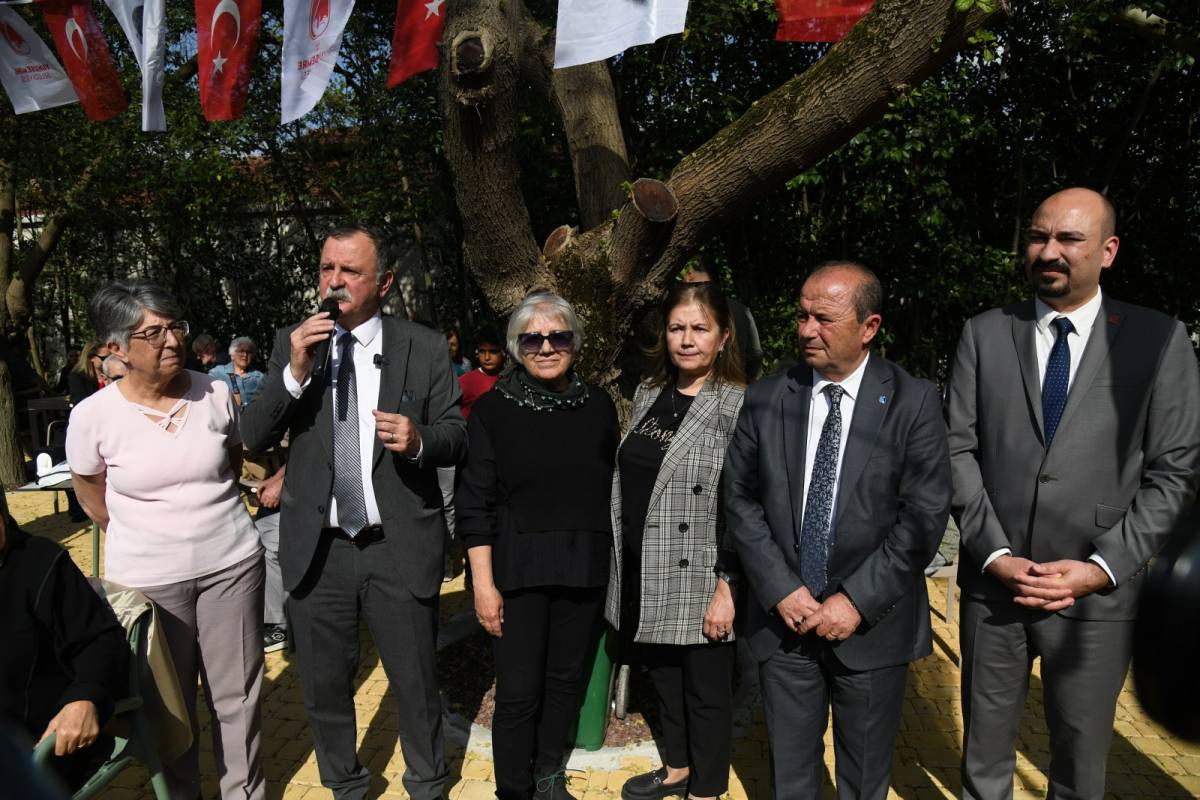 Emekli Kafe’de Alzheimer Farkındalık Sergisi