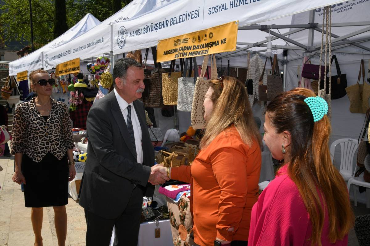 Yunusemreli Üreten Kadınların El Emeği Mesir Festivali’nde