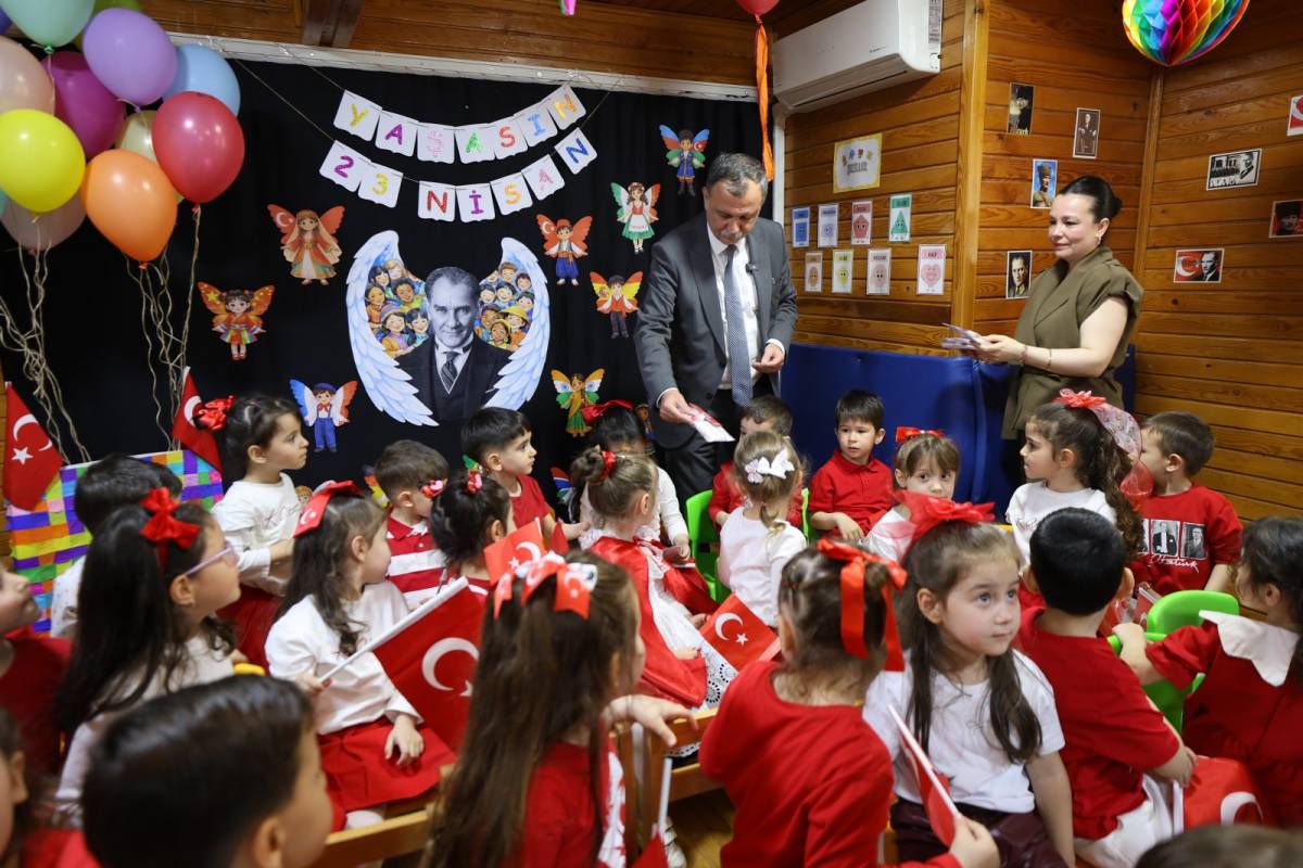 Başkan Balaban Miniklerin 23 Nisan Sevincine Ortak Oldu