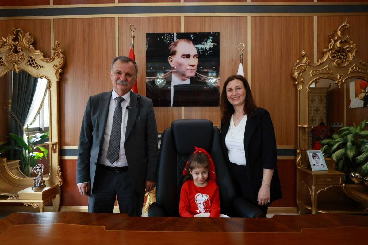 Balaban Koltuğunu Minik Başkana Devretti