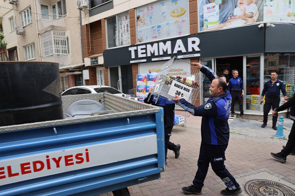 Şehzadeler’de Kaldırım İşgallerine Sıkı Denetim