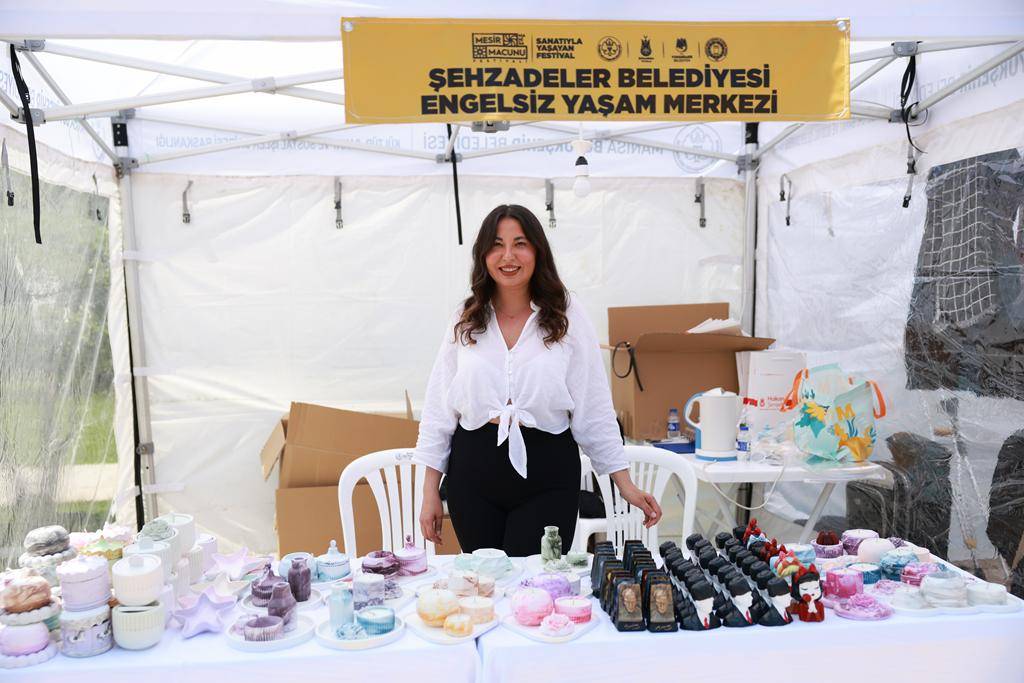 Özel Öğrencilerin Eserleri Festivalde İlgi Gördü